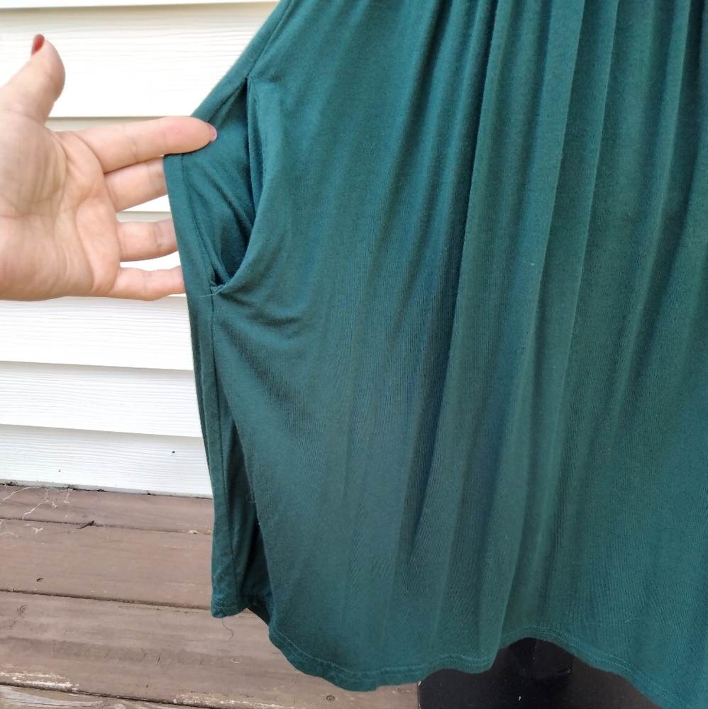 Chic green  sleevesless Dress - Picture 2 of 3